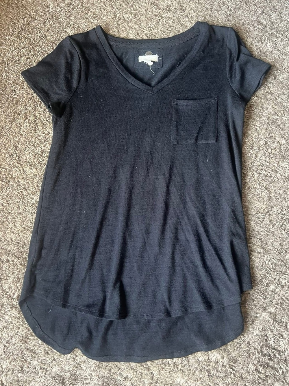 Cupio size medium black pocket tee.